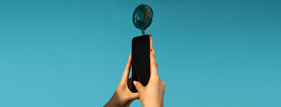 Magnetic Fan with built-in stand - Fresh 'n Rebel